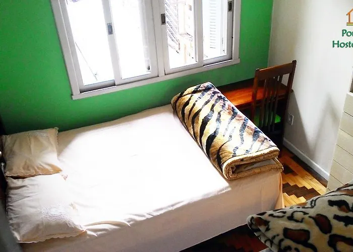Polonia Hostel *